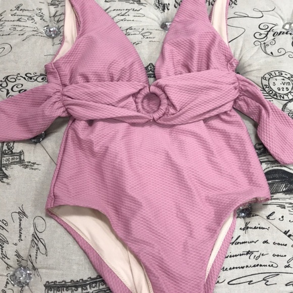 Chelsea28 Belted Textured One-Piece Swimsuit - Picture 3 of 6